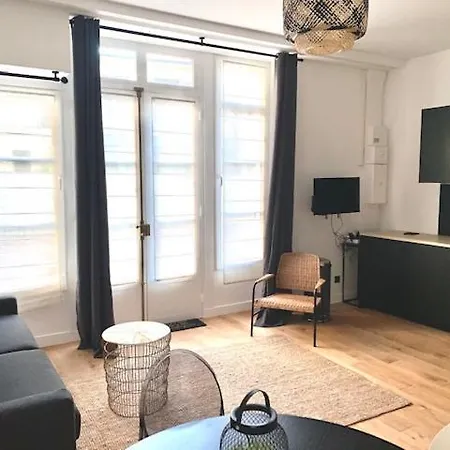 Luxe Parisien - Petit Varenne Aparthotel 4*